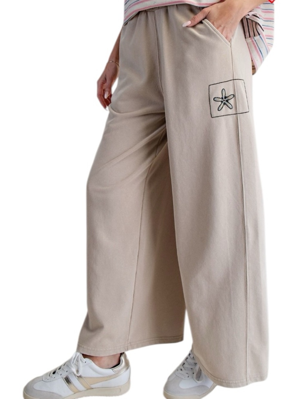 P014:  EASEL NWT WIDE LEG EMBROIDERED FLOWER PANTS KHAKI (C)